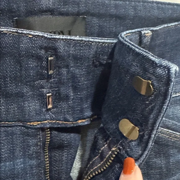 WHBM Extra High Rise Straight Pintuck Leg Medium Wash Jeans Size 8 $120 EUC KL - Picture 9 of 16